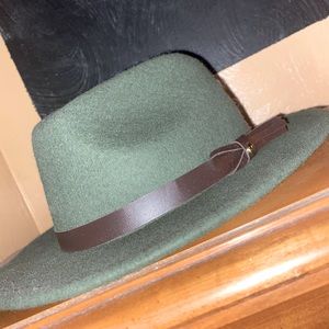 Dark love green hat